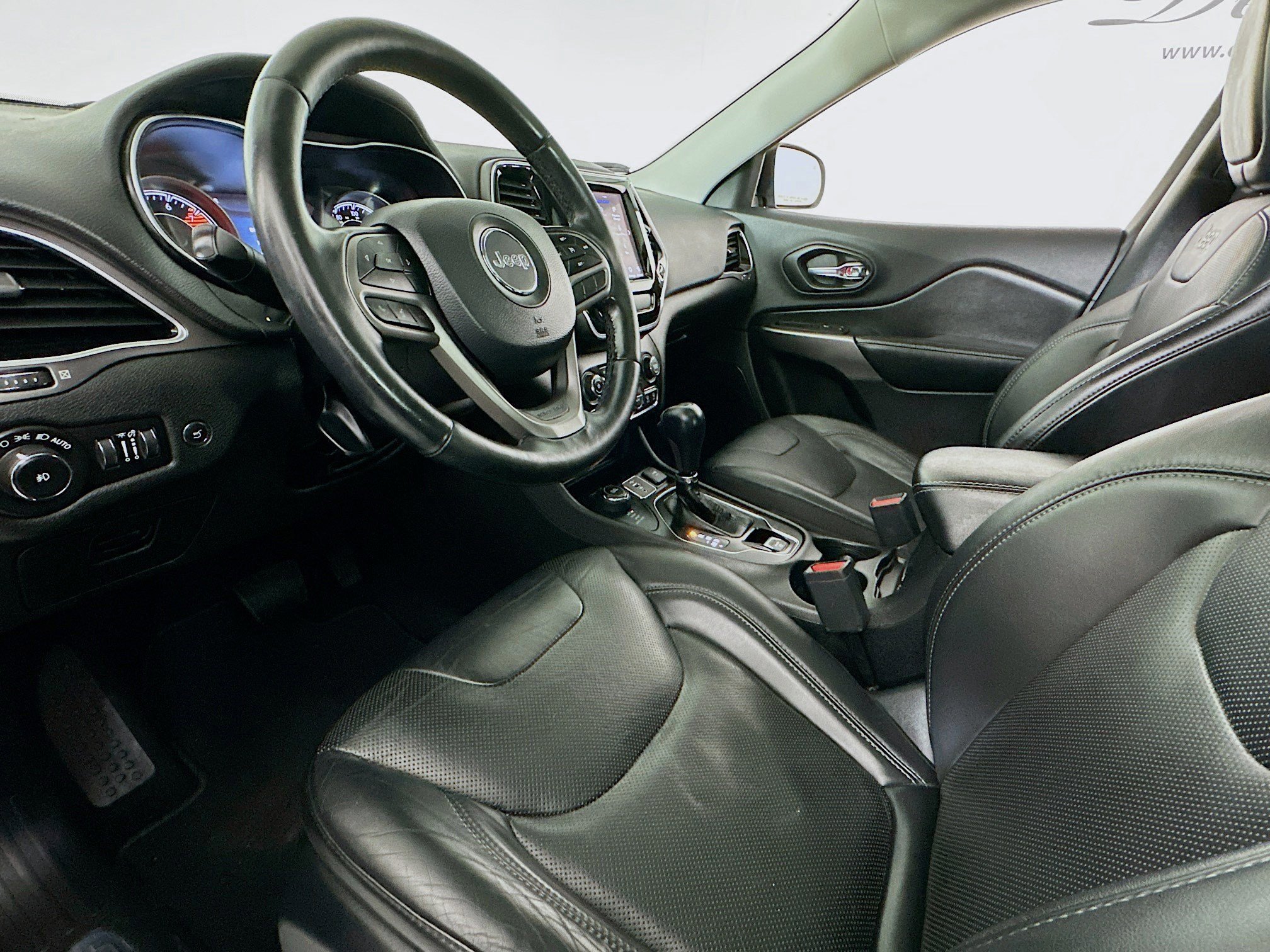 Used 2020 Jeep Cherokee Limited image 7