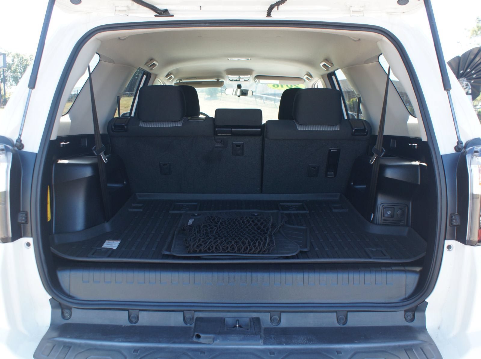 Used 2016 Toyota 4Runner SR5 AWD/4WD image 16