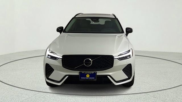 New 2026 Volvo XC60 T8 Plus w/ Climate Package PRO AWD/4WD image 2