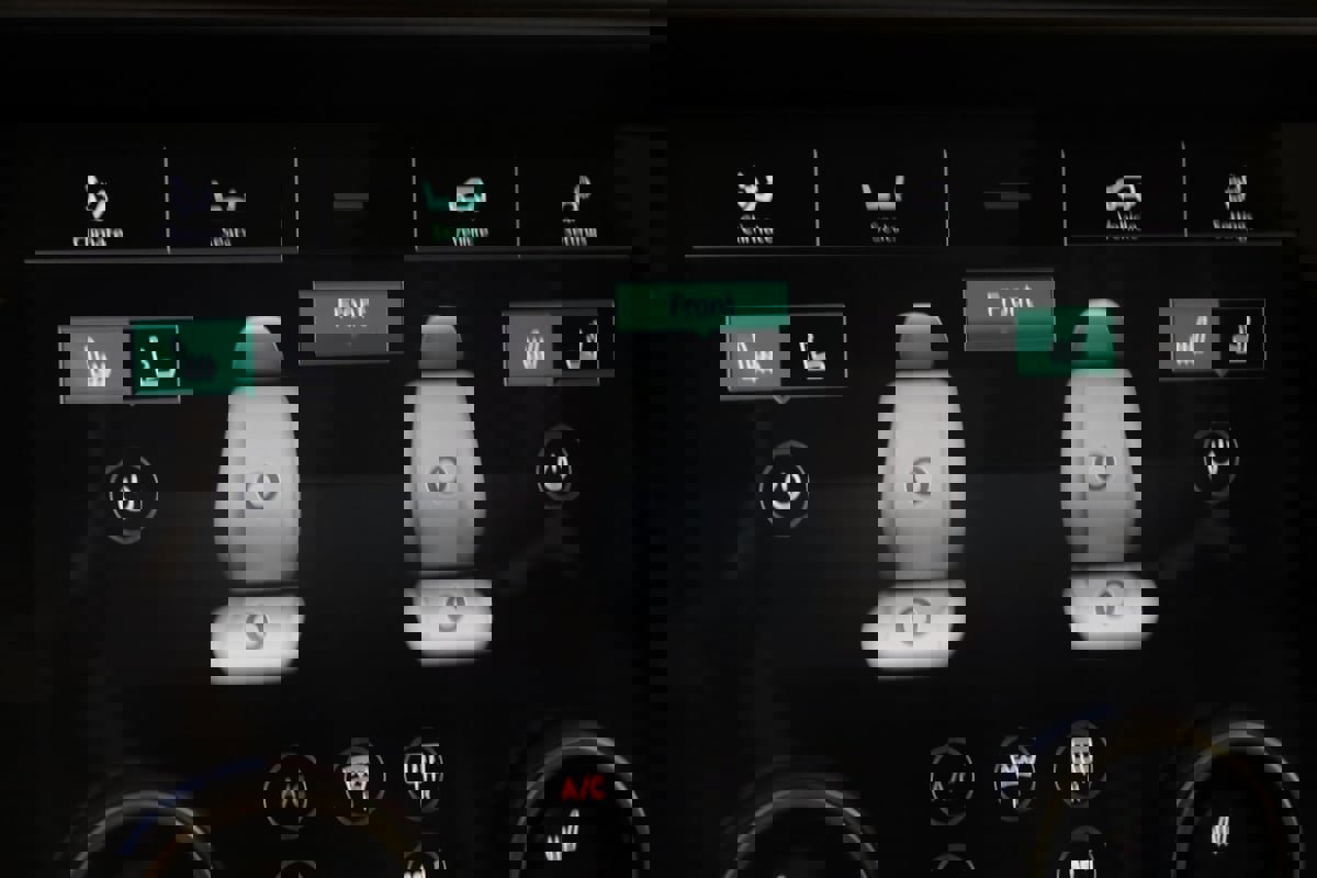 Used 2020 Land Rover Range Rover Autobiography image 26