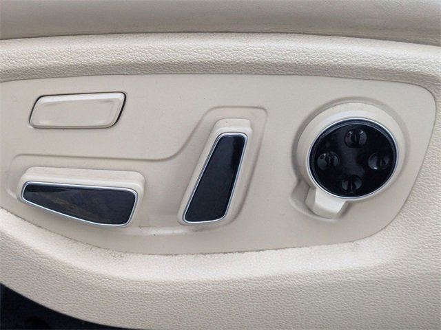 Used 2015 Hyundai Genesis 3.8 w/ Option Group 04 image 18