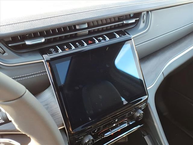 New 2025 Jeep Grand Cherokee Limited image 18