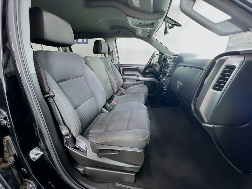 Used 2018 Chevrolet Silverado 1500 LT w/ All Star Edition image 26