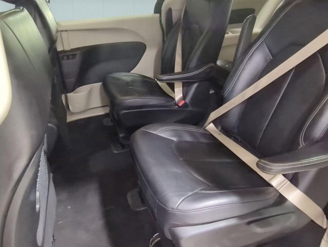Used 2024 Chrysler Pacifica Select image 22
