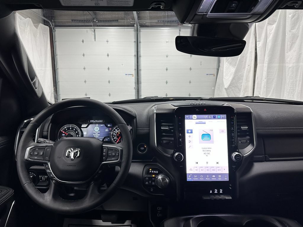 Used 2025 RAM 1500 Laramie AWD/4WD image 16