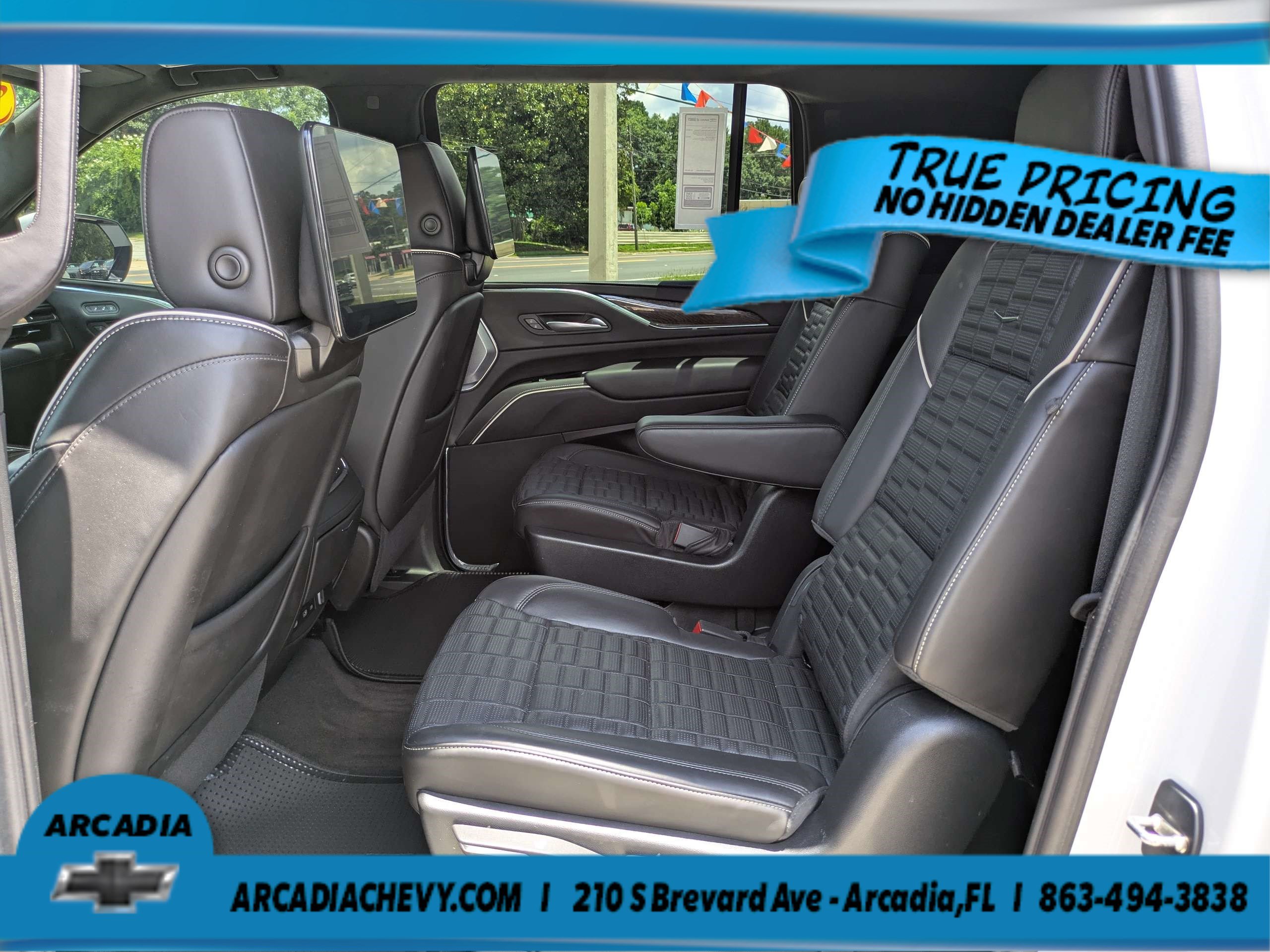Used 2023 Cadillac Escalade ESV Sport Platinum RWD image 16
