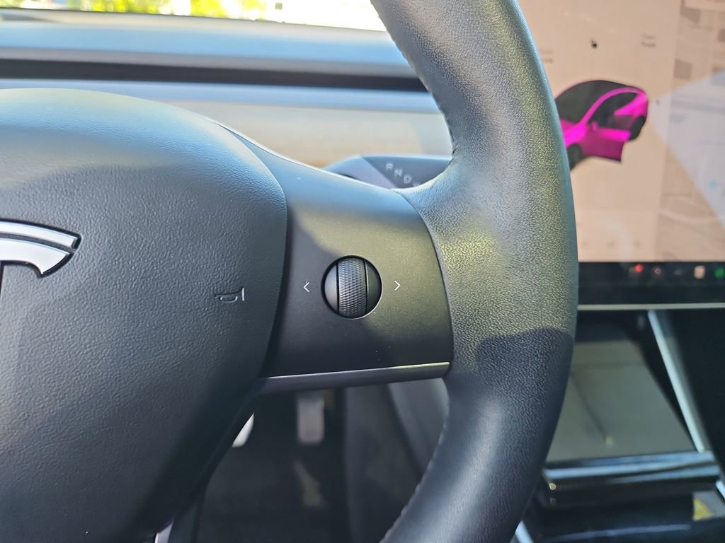 Used 2021 Tesla Model Y Long Range image 19