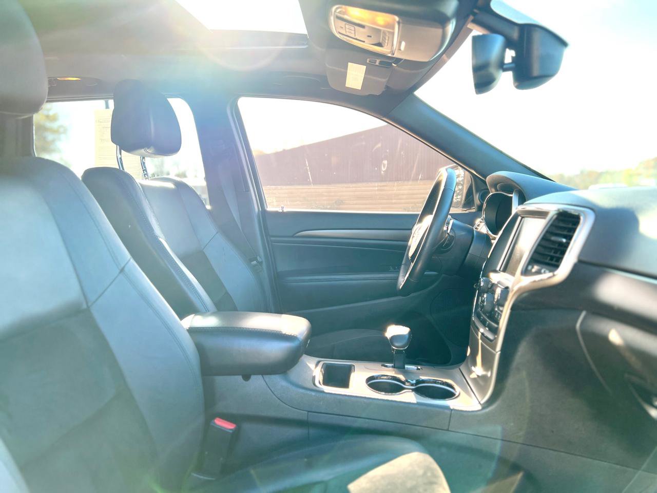 Used 2015 Jeep Grand Cherokee Altitude image 46