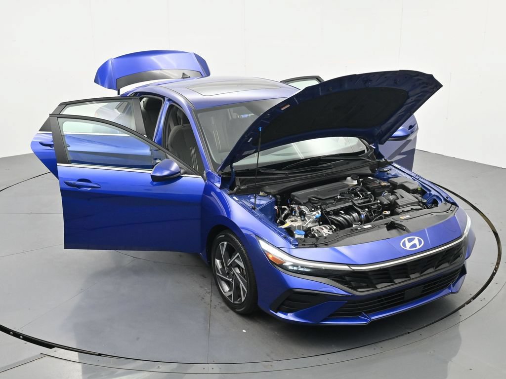 Used 2025 Hyundai Elantra SEL FWD image 37