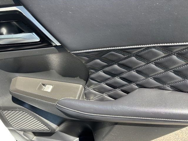 Used 2023 Mitsubishi Outlander SEL AWD/4WD image 39