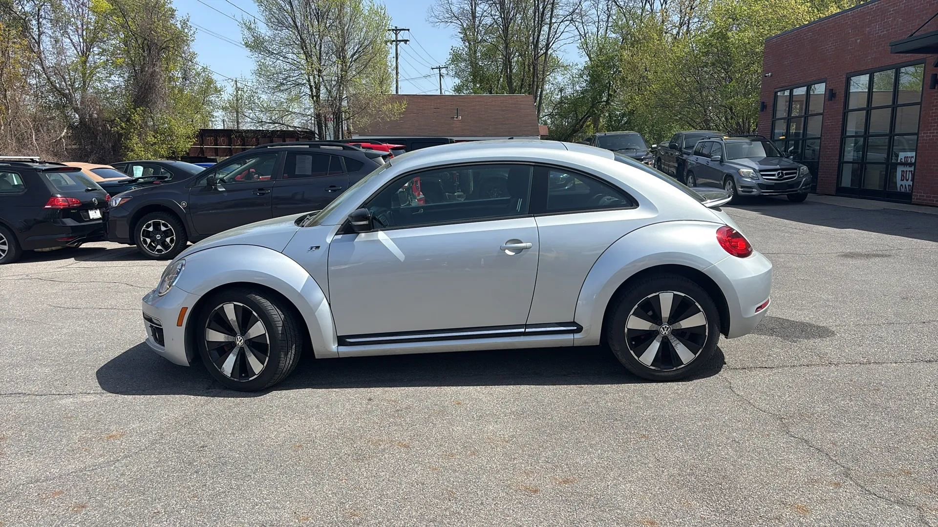 Used 2014 Volkswagen Beetle R-Line image 2