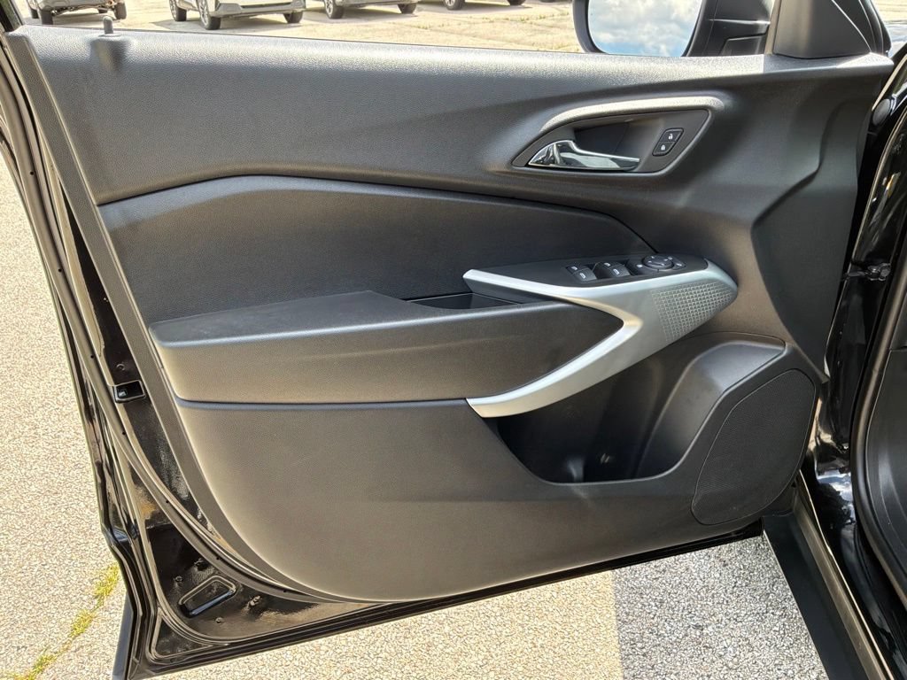 Used 2024 Chevrolet Trax LS w/ Driver Confidence Package FWD image 14