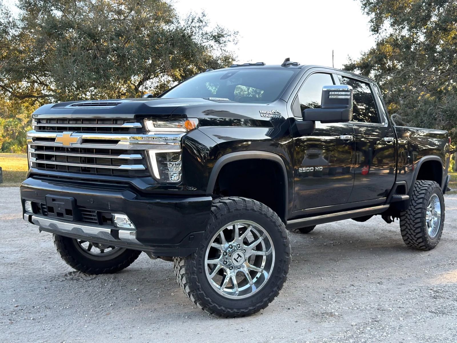 Used 2023 Chevrolet Silverado 2500 High Country w/ Safety Package II image 76