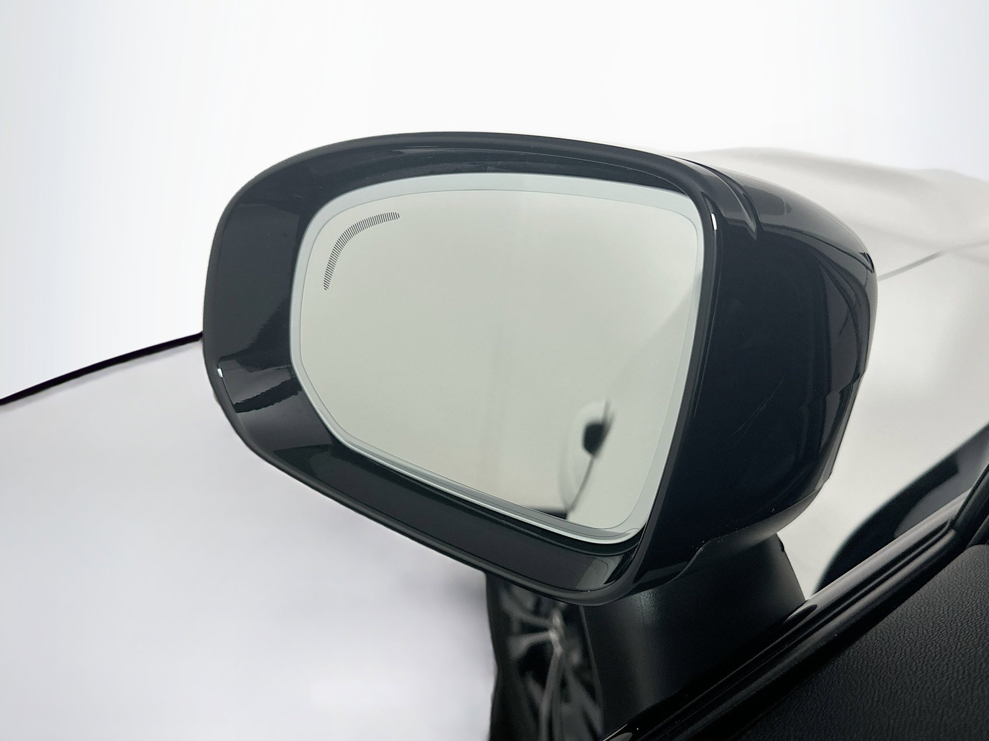 Used 2024 Volvo XC60 B5 Core image 16