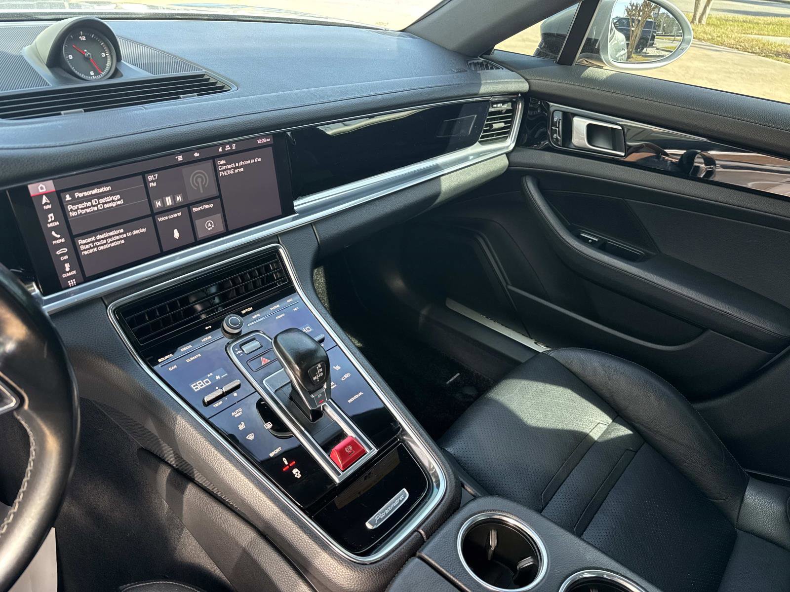 Used 2021 Porsche Panamera image 23