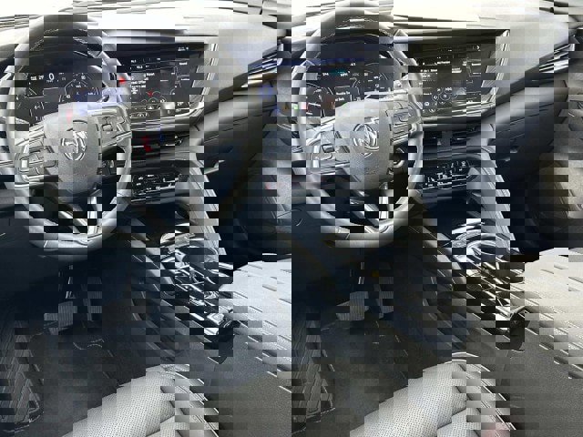 Used 2023 Buick Envision Essence image 18