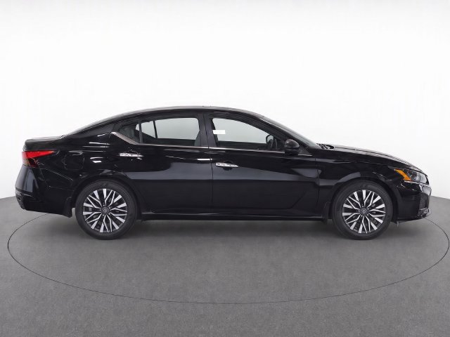 Used 2025 Nissan Altima 2.5 SV FWD image 8