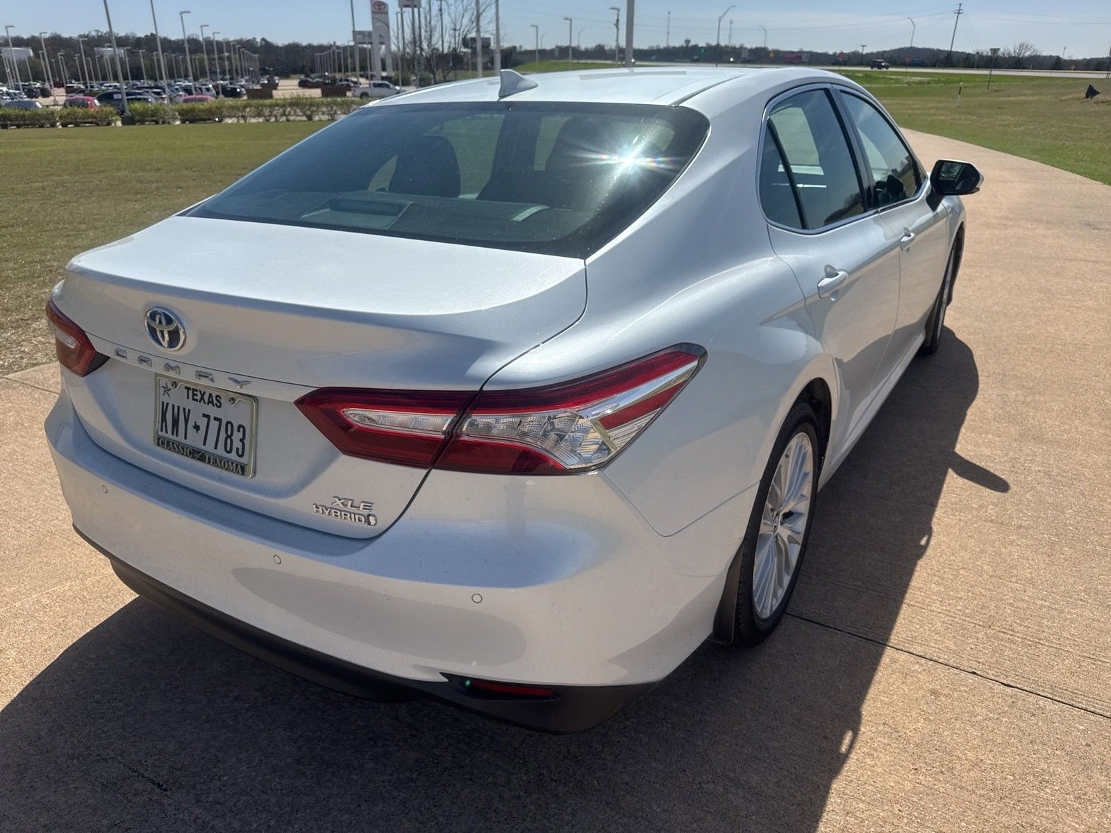 Used 2018 Toyota Camry XLE w/ Audio Package FWD image 5