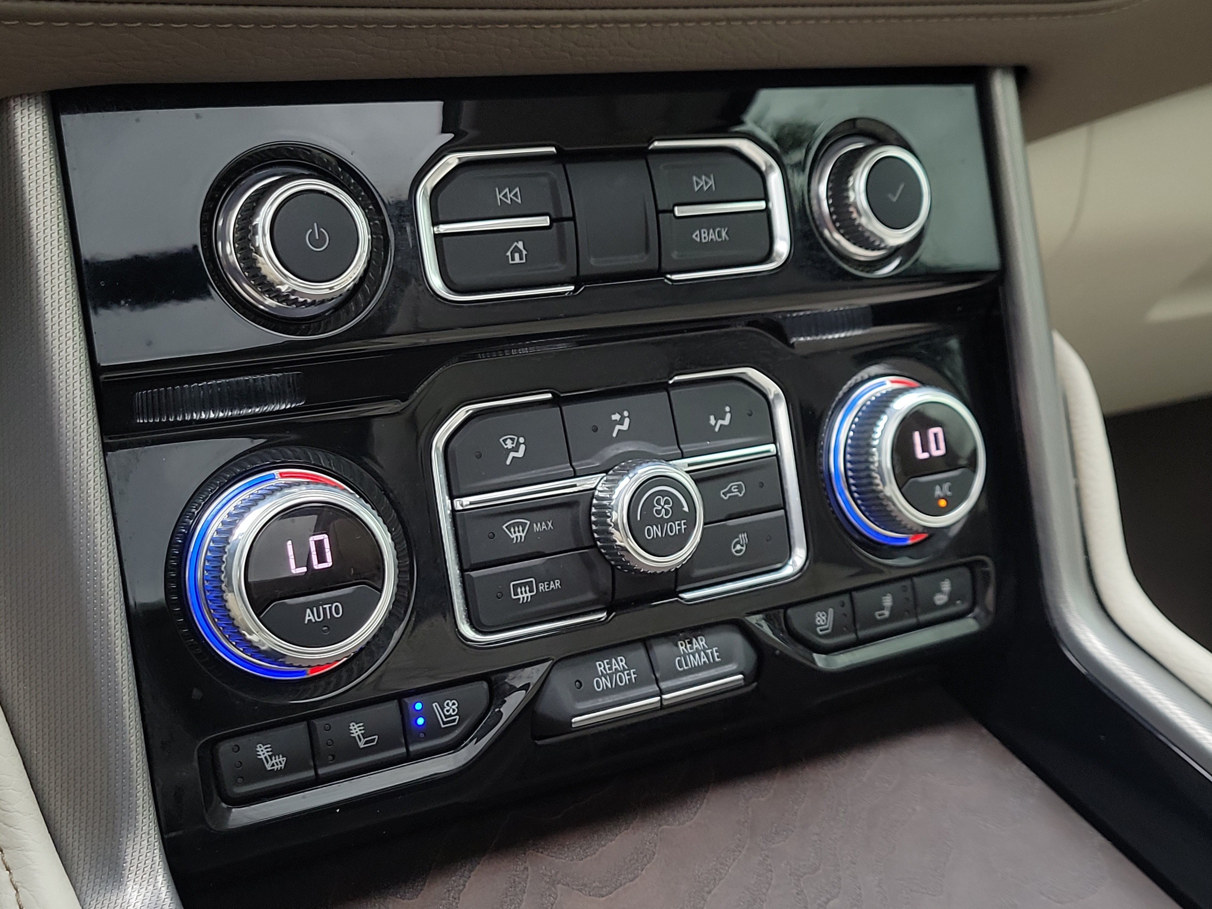 Used 2023 GMC Yukon Denali w/ Denali Reserve Package RWD image 32