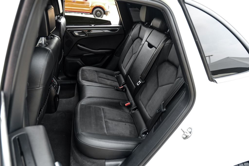 Used 2018 Porsche Macan AWD/4WD image 45