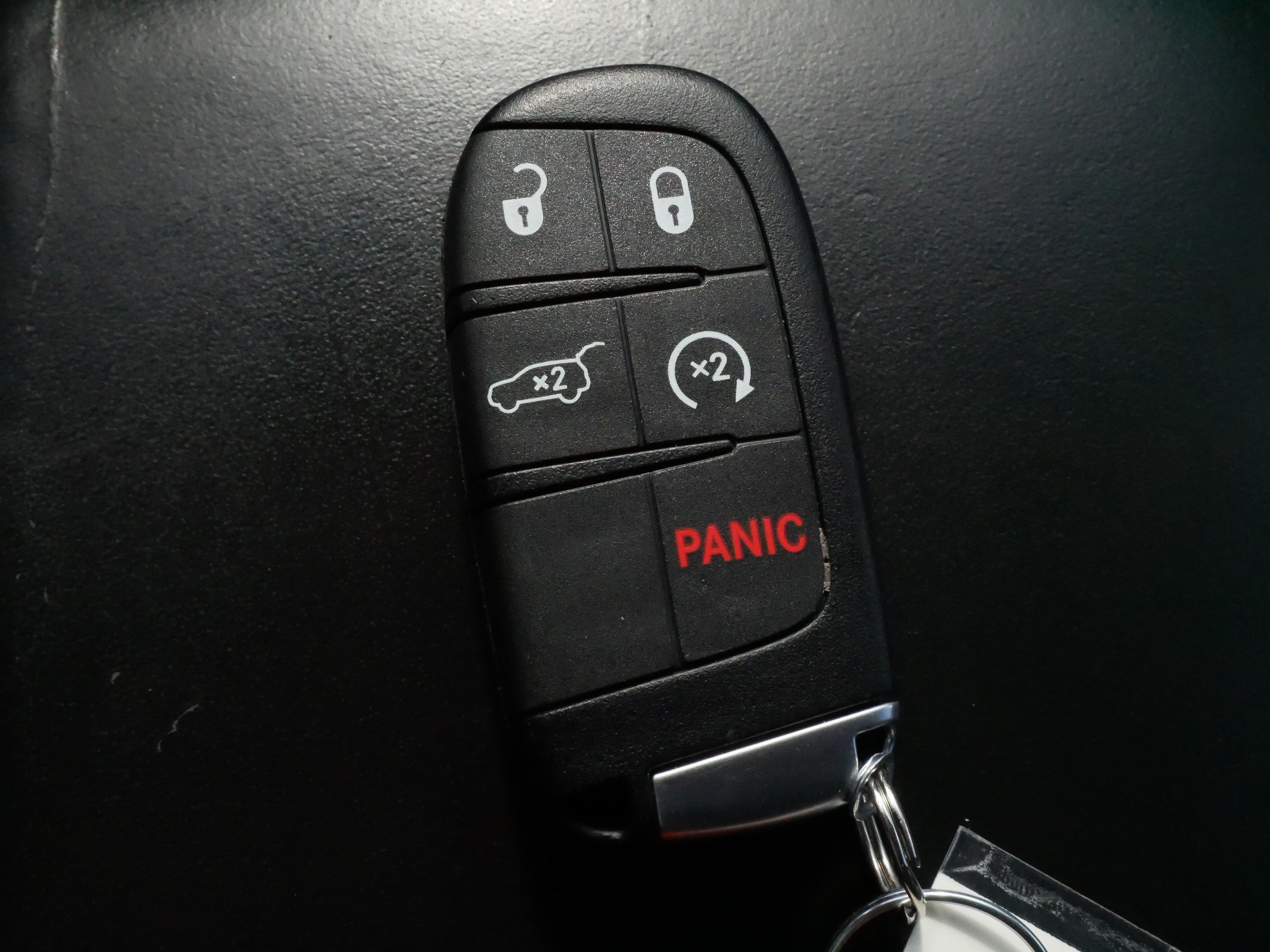 Used 2014 Jeep Grand Cherokee Overland w/ Advanced Technology Group AWD/4WD image 27