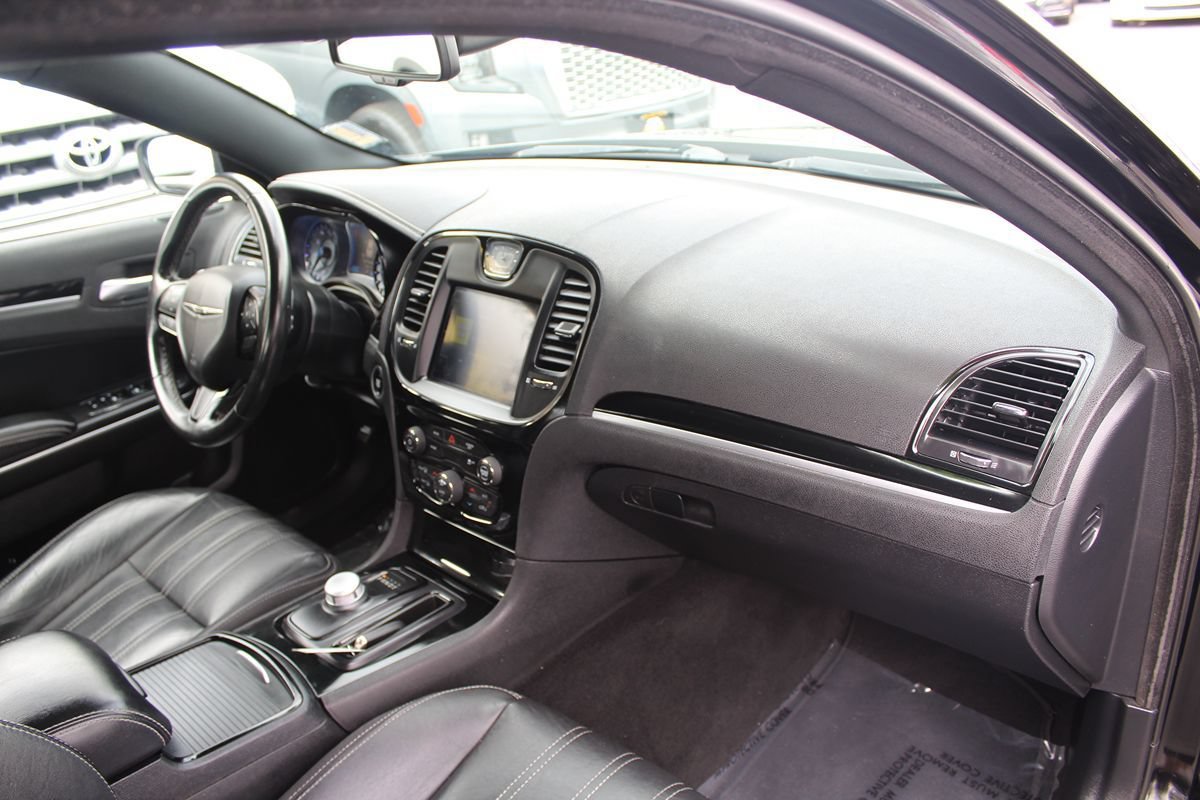 Used 2019 Chrysler 300 S AWD/4WD image 20