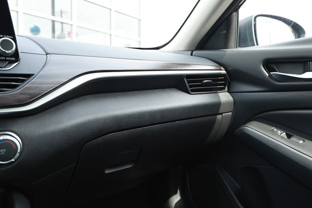 Used 2024 Nissan Altima 2.5 SV FWD image 24