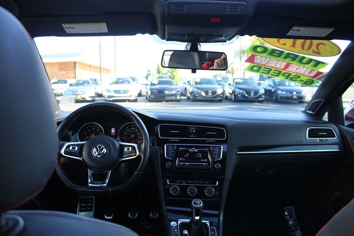 Used 2015 Volkswagen GTI SE FWD image 26