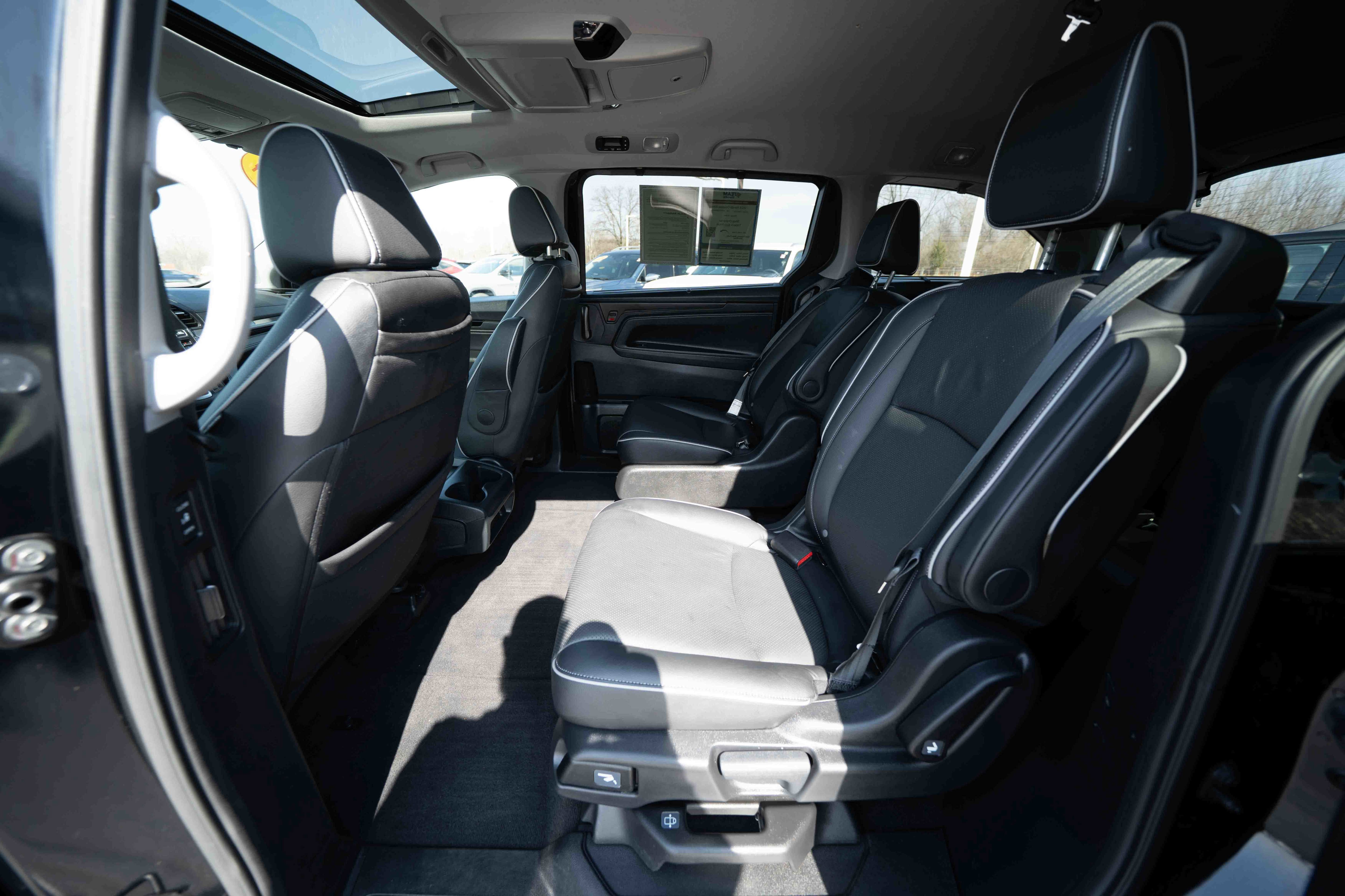 Used 2024 Honda Odyssey Elite image 24