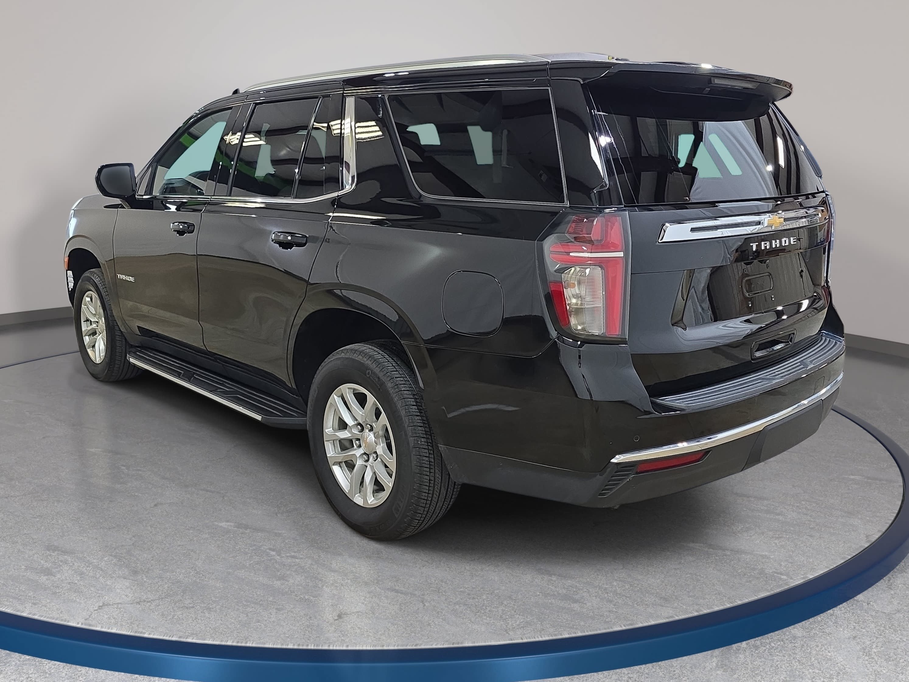 Used 2024 Chevrolet Tahoe LS w/ Driver Alert Package AWD/4WD image 8
