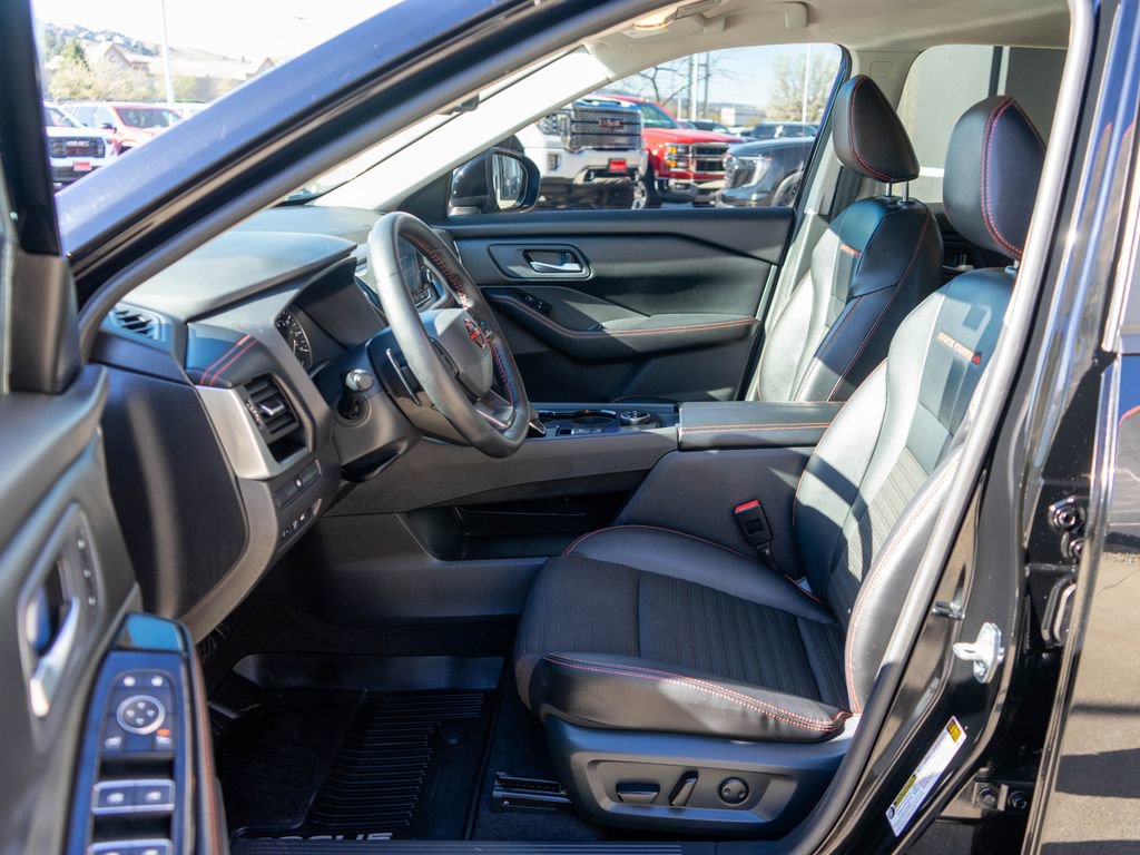 Used 2025 Nissan Rogue SV w/ Rock Creek Premium Package AWD/4WD image 12