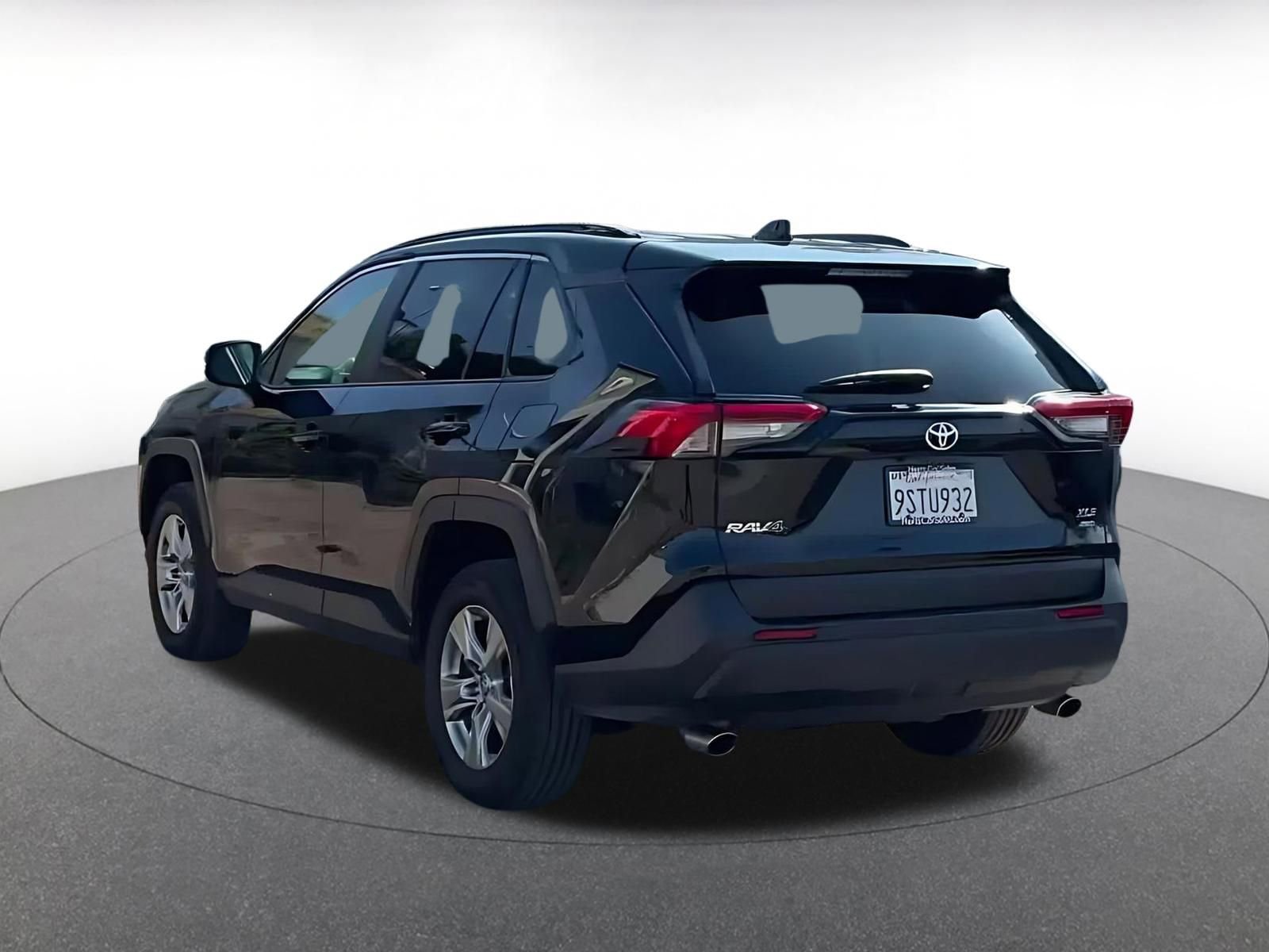 Used 2025 Toyota RAV4 XLE w/ Convenience Package AWD/4WD image 10