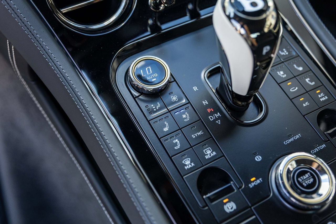Certified 2025 Bentley Continental GTC AWD/4WD image 34
