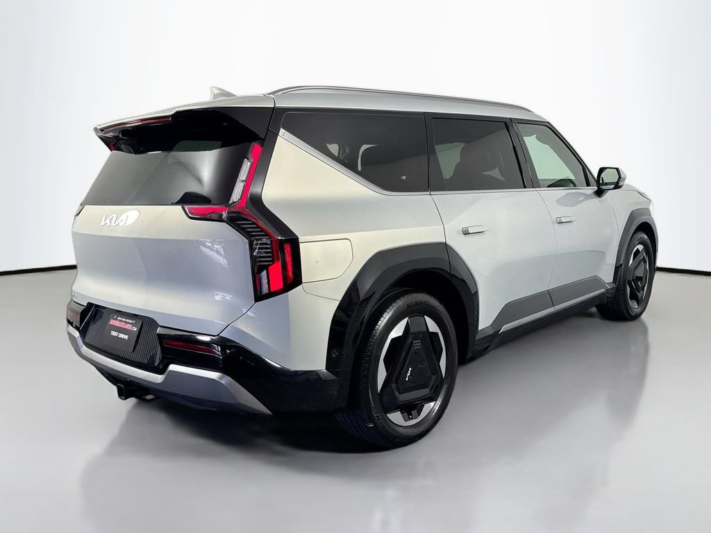 Used 2024 Kia EV9 Land AWD/4WD image 5