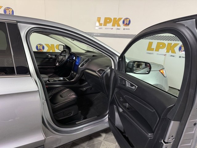 Used 2024 Ford Edge Titanium image 45