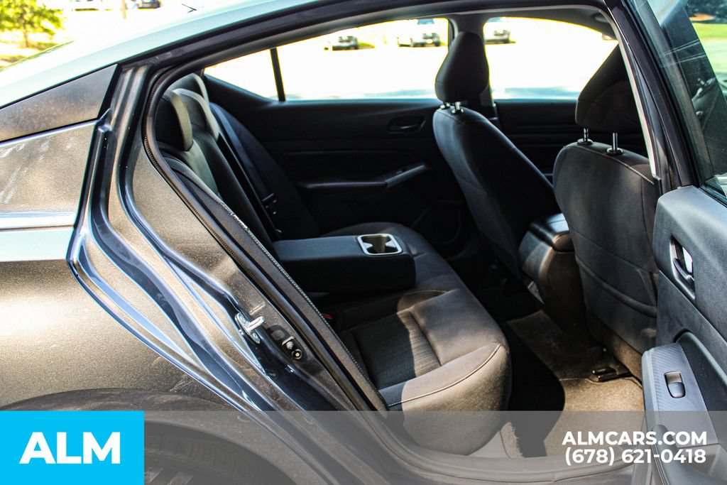 Used 2025 Nissan Altima 2.5 SV FWD image 17