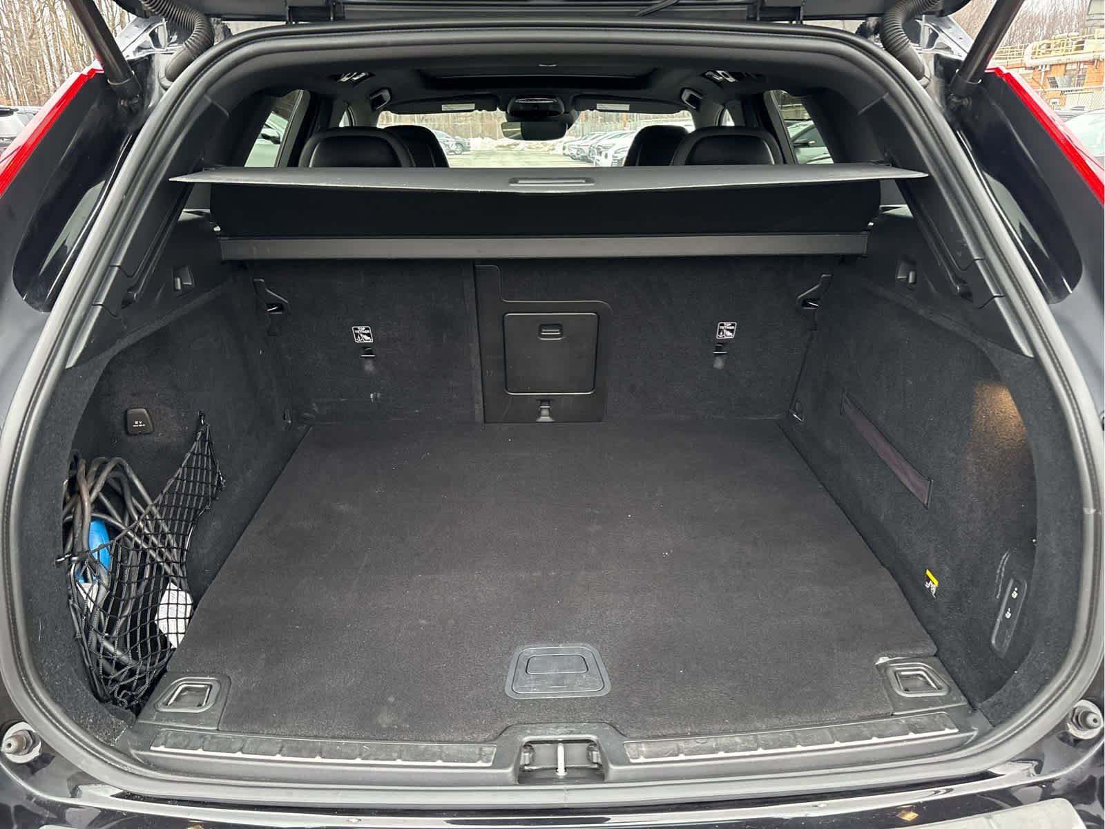 Used 2019 Volvo XC60 T8 R-Design w/ Advanced Package AWD/4WD image 9