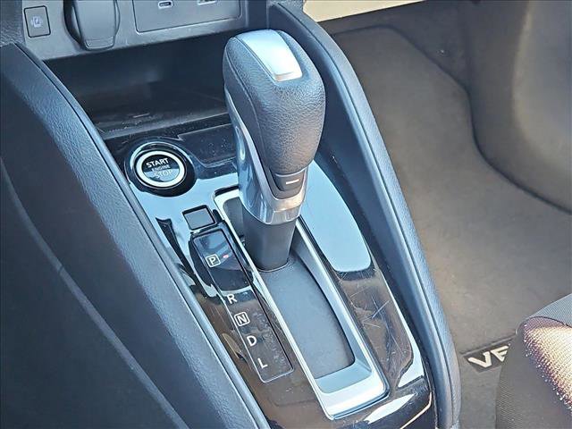 Used 2024 Nissan Versa SR image 12