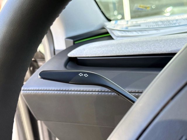 Used 2026 Tesla Model Y AWD image 35