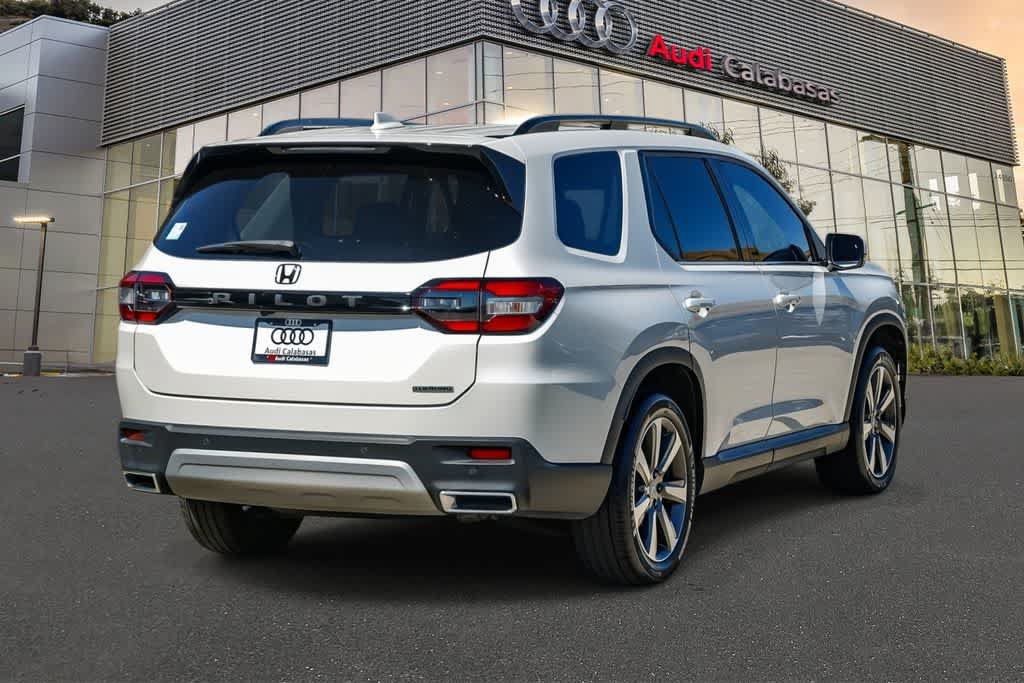 Used 2024 Honda Pilot Touring image 4