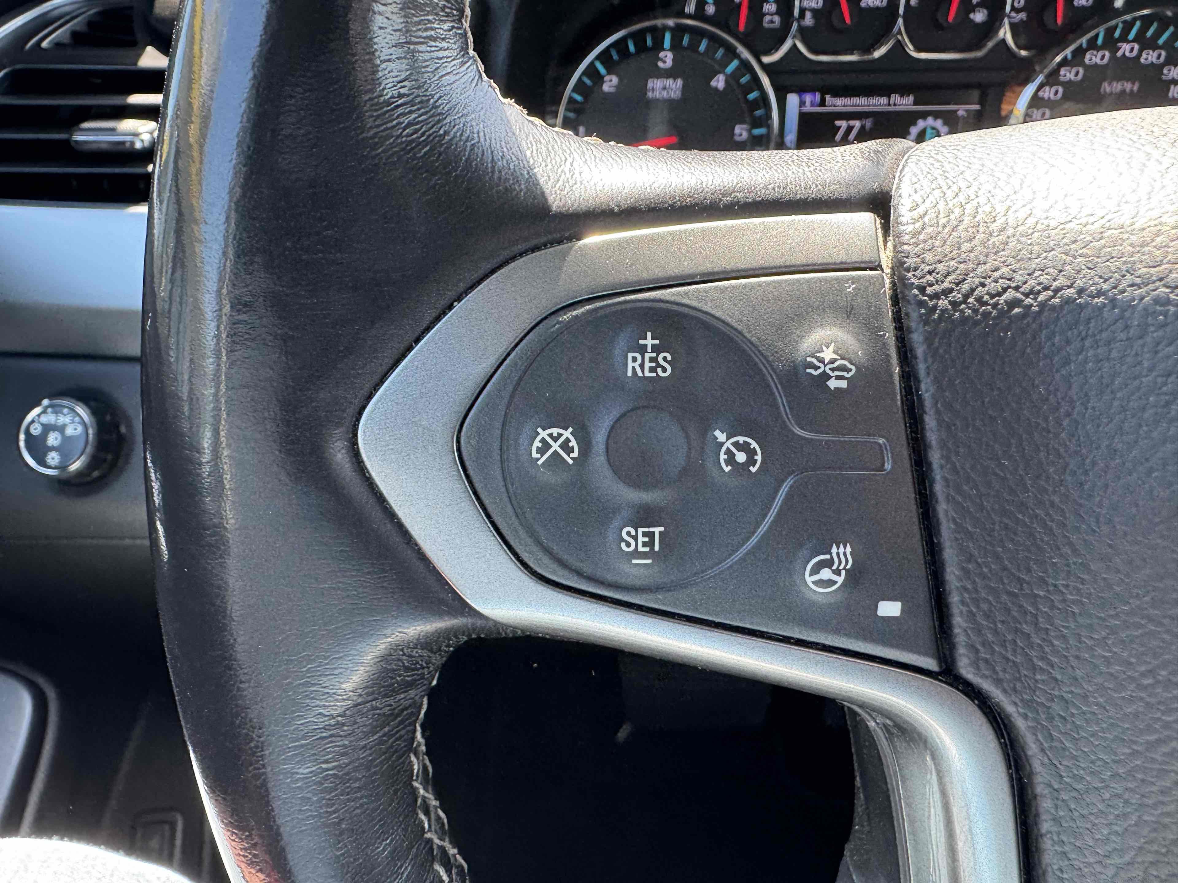 Used 2018 Chevrolet Suburban Premier image 21
