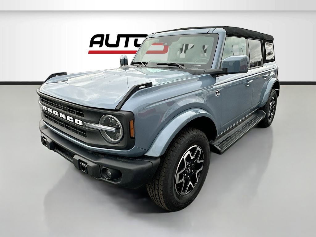 Used 2025 Ford Bronco Outer Banks AWD/4WD image 3