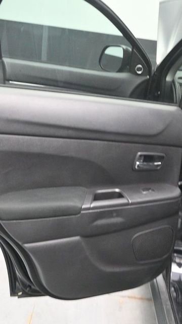 Used 2014 Mitsubishi Outlander Sport SE AWD/4WD image 13