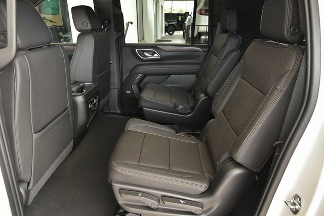 Used 2024 Chevrolet Suburban High Country image 18