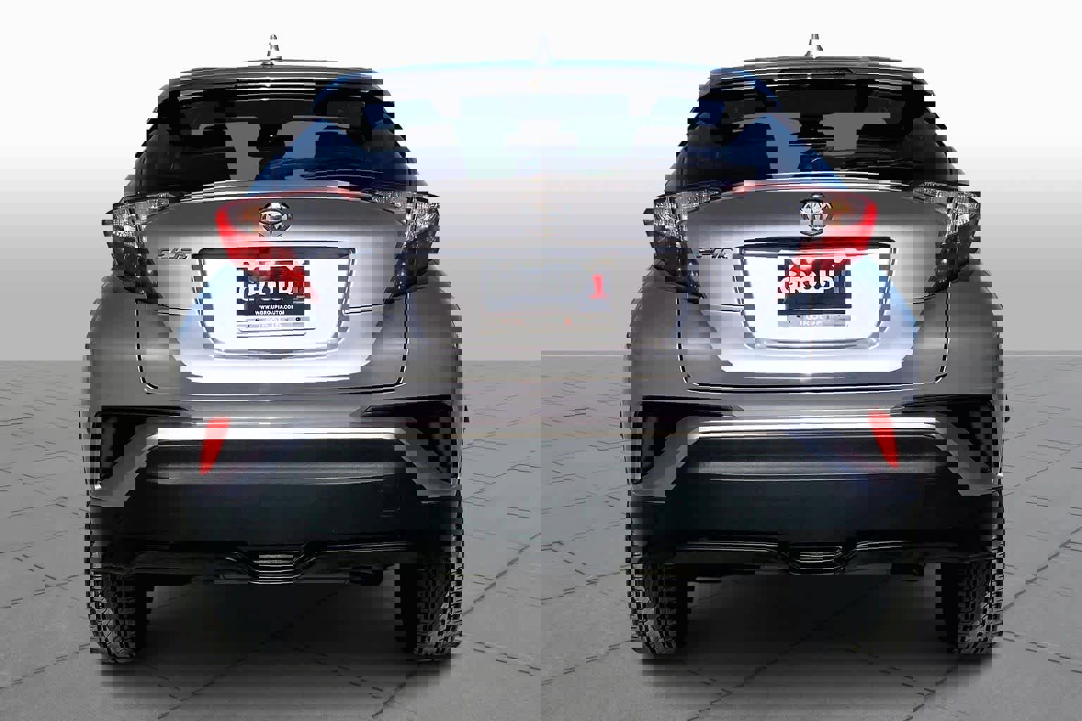 Used 2019 Toyota C-HR LE image 4