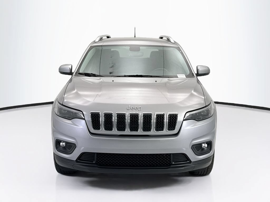 Used 2019 Jeep Cherokee Latitude Plus w/ Comfort/Convenience Group AWD/4WD image 2