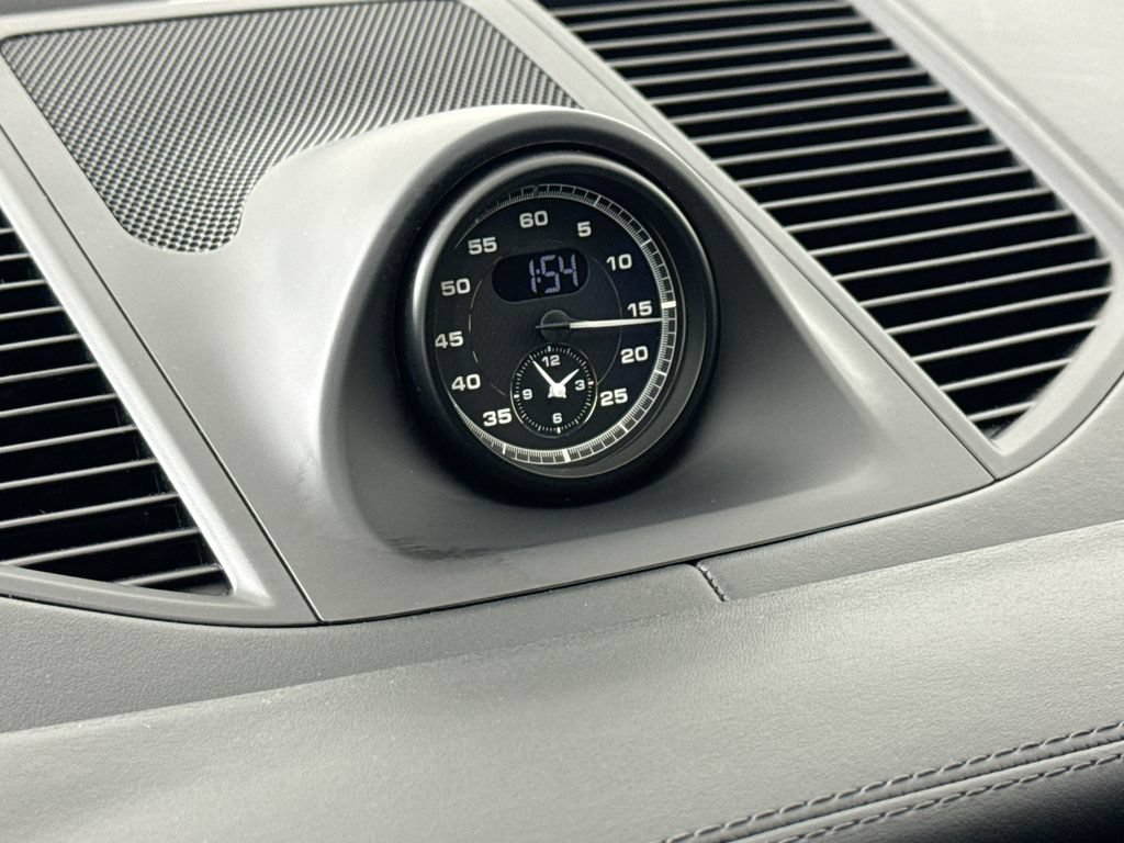 Certified 2023 Porsche Macan Turbo AWD/4WD image 16