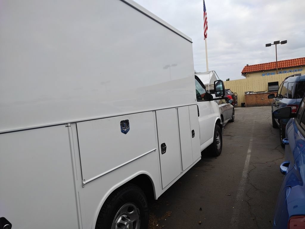 Used 2023 Chevrolet Express 3500 w/ Power Convenience Package RWD image 4