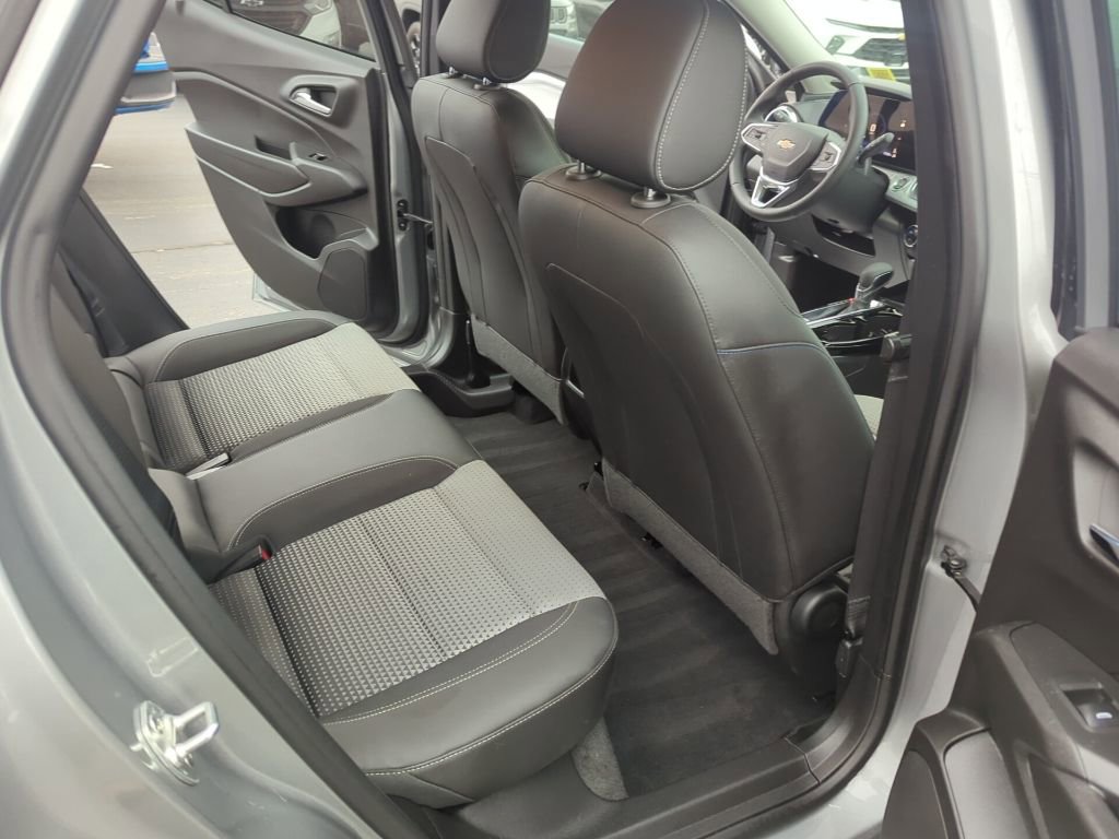 Certified 2024 Chevrolet Trax LT w/ Driver Confidence Package image 16