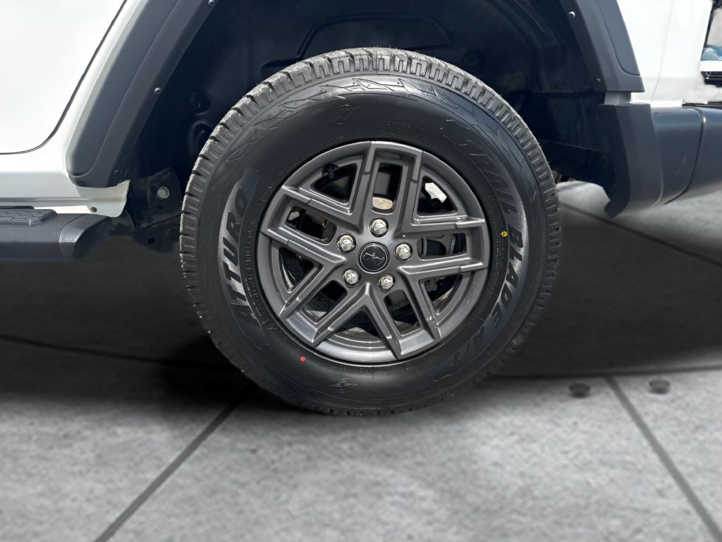 Used 2025 Jeep Wrangler Unlimited Sport AWD/4WD image 29